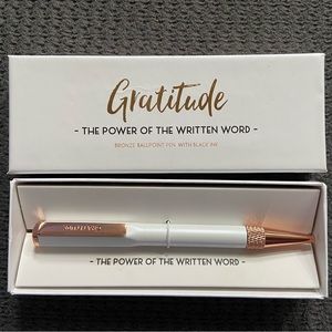 Gratitude Pen and 30 days of Prompts